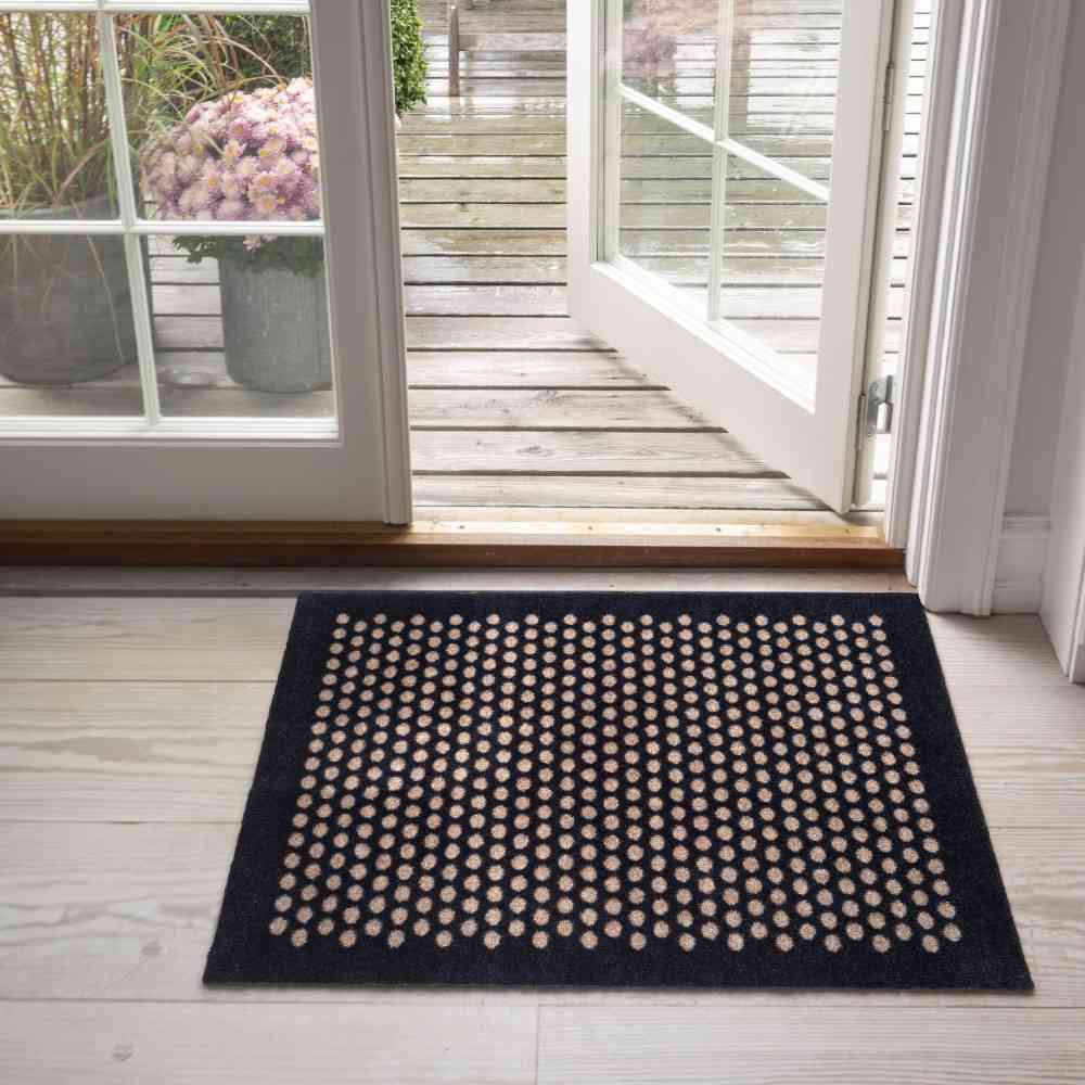 藤栄 tica copenhagen（チカ コペンハーゲン） フロアマット 60×90 DOT Black／Sand - Image 3